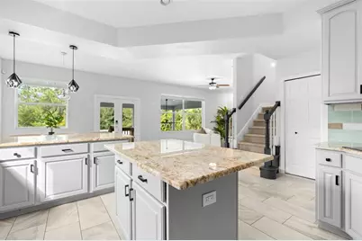 9240 San Martin Boulevard NE, Saint Petersburg, FL 33702 - Photo 18