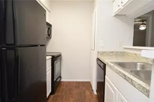 8645 Fancy Finch Dr, Tampa, FL 33614 - Photo 8