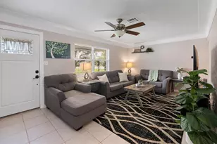 13915 94th Ave, Seminole, FL 33776 - Photo 4
