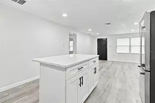 38351 7th Ave, Zephyrhills, FL 33542 - Photo 12