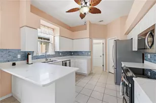 11501 Bloomington Ct, New Port Richey, FL 34654 - Photo 10