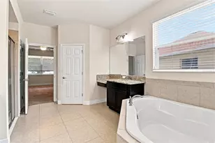 1215 Hillandale Reserve Dr, Tampa, FL 33613 - Photo 22