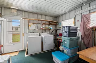 36917 Grace Ave, Zephyrhills, FL 33542 - Photo 22
