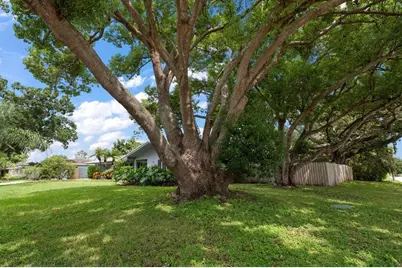 1 Maplewood Avenue, Clearwater, FL 33765 - Photo 44