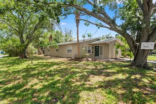 4247 Helena St NE, Saint Petersburg, FL 33703 - Photo 2