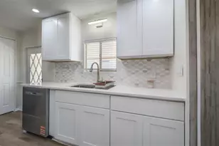 229 Dixie, Tarpon Springs, FL 34689 - Photo 8
