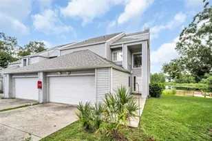 9723 Tiffany Oaks Ln, Tampa, FL 33612 - Photo 2