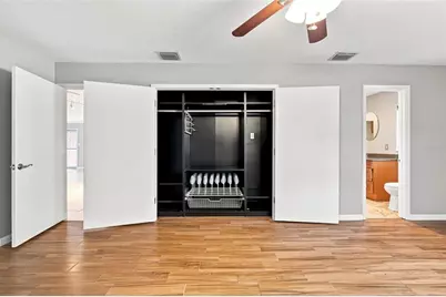 526 S Larry Circle, Brandon, FL 33511 - Photo 20