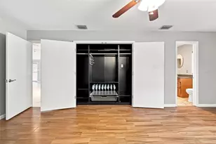 526 S Larry Cir, Brandon, FL 33511 - Photo 20