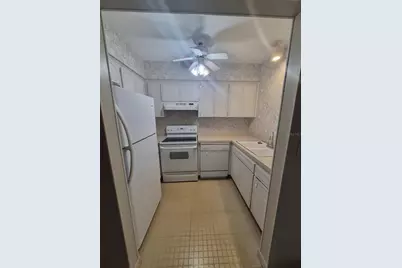 8301 Bardmoor Boulevard #210, Seminole, FL 33777 - Photo 6
