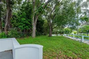 796 Pinewood Dr, Dunedin, FL 34698 - Photo 28