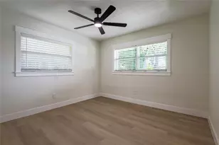 796 Pinewood Dr, Dunedin, FL 34698 - Photo 18