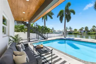 7870 Causeway Blvd S, Saint Petersburg, FL 33707 - Photo 2