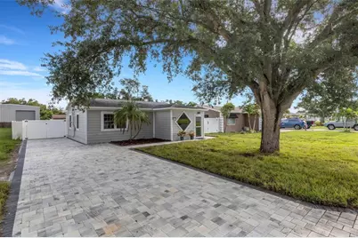5211 48th Terrace N, Saint Petersburg, FL 33709 - Photo 2