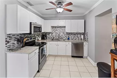 3005 W Helen Avenue, Tampa, FL 33611 - Photo 10