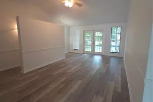 8413 Barrett Pl, Tampa, FL 33617 - Photo 10