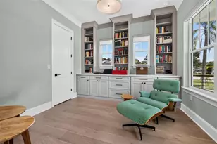 239 39th Ave NE, Saint Petersburg, FL 33703 - Photo 8