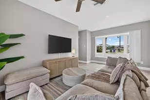 8727 Bay Crest Ln, Tampa, FL 33615 - Photo 6