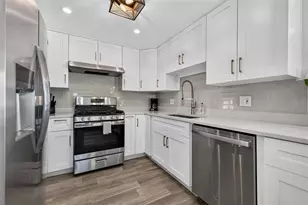 209 Tallahassee Dr NE, Saint Petersburg, FL 33702 - Photo 8