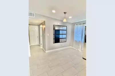 1312 Windsor Way, Tampa, FL 33619 - Photo 6