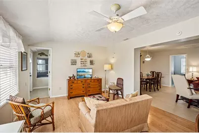 636 Oakmont Avenue, Sun City Center, FL 33573 - Photo 10