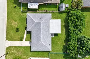 961 Lyndhurst St, Dunedin, FL 34698 - Photo 2