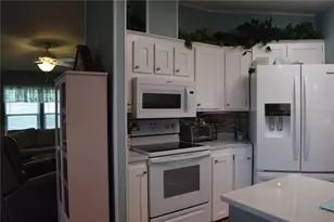 37530 Poco Ave, Zephyrhills, FL 33541 - Photo 20