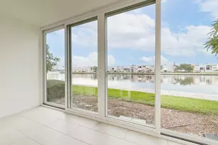7625 Sun Island Dr S, South Pasadena, FL 33707 - Photo 4
