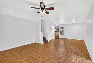 5627 Ashley Oaks Dr, Tampa, FL 33617 - Photo 18
