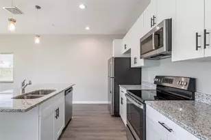 2053 Silverstone Cir, Clearwater, FL 33760 - Photo 10