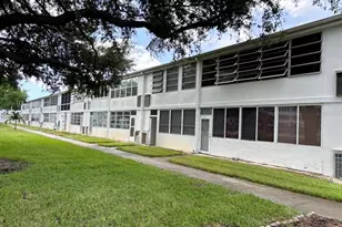 1000 79th Ave N, Saint Petersburg, FL 33702 - Photo 2