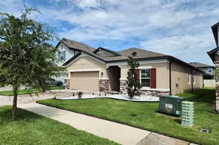 9342 Crescent Ray Dr, Wesley Chapel, FL 33545 - Photo 2