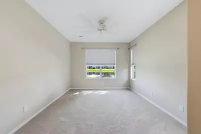 8138 Victoria Falls Circle, Sarasota, FL 34243 - Photo 18