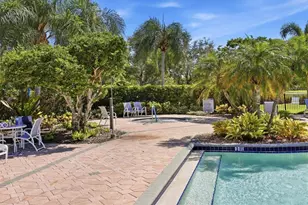 8138 Victoria Falls Cir, Sarasota, FL 34243 - Photo 36
