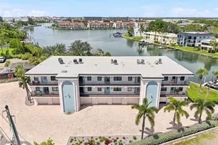 11901 Lagoon Ln, Treasure Island, FL 33706 - Photo 2