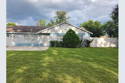 8601 Twin Lakes Boulevard, Tampa, FL 33614 - Photo 2