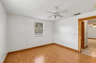 2702 49th St S, Gulfport, FL 33707 - Photo 8