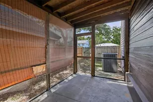 2702 49th St S, Gulfport, FL 33707 - Photo 14