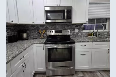 8024 Candlewoode Drive, Largo, FL 33773 - Photo 2