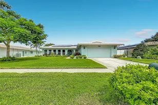 14515 Anchorage Cir, Seminole, FL 33776 - Photo 2