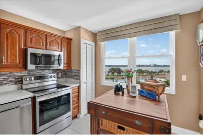 7300 Sun Island Drive S #701, South Pasadena, FL 33707 - Photo 12