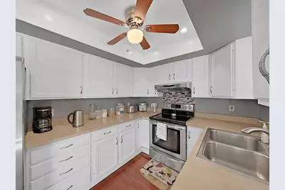 700 Starkey Road #824, Largo, FL 33771 - Photo 10