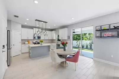 2422 W Carmen Street, Tampa, FL 33609 - Photo 12