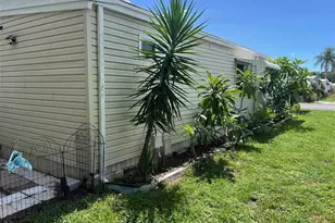63 Royal Palm Cir, Largo, FL 33778 - Photo 6