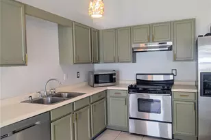 812 37th Ave S, Saint Petersburg, FL 33705 - Photo 6