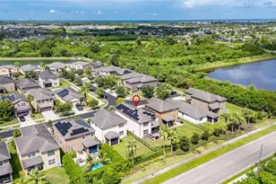 1521 Custer Bayou St, Ruskin, FL 33570 - Photo 6