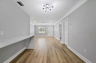 4053 31st St N, Saint Petersburg, FL 33714 - Photo 6