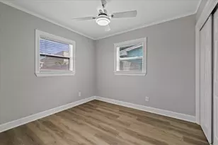 4053 31st St N, Saint Petersburg, FL 33714 - Photo 12