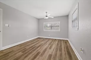 4053 31st St N, Saint Petersburg, FL 33714 - Photo 20