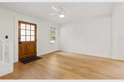 2010 Dartmouth Avenue N, Saint Petersburg, FL 33713 - Photo 12